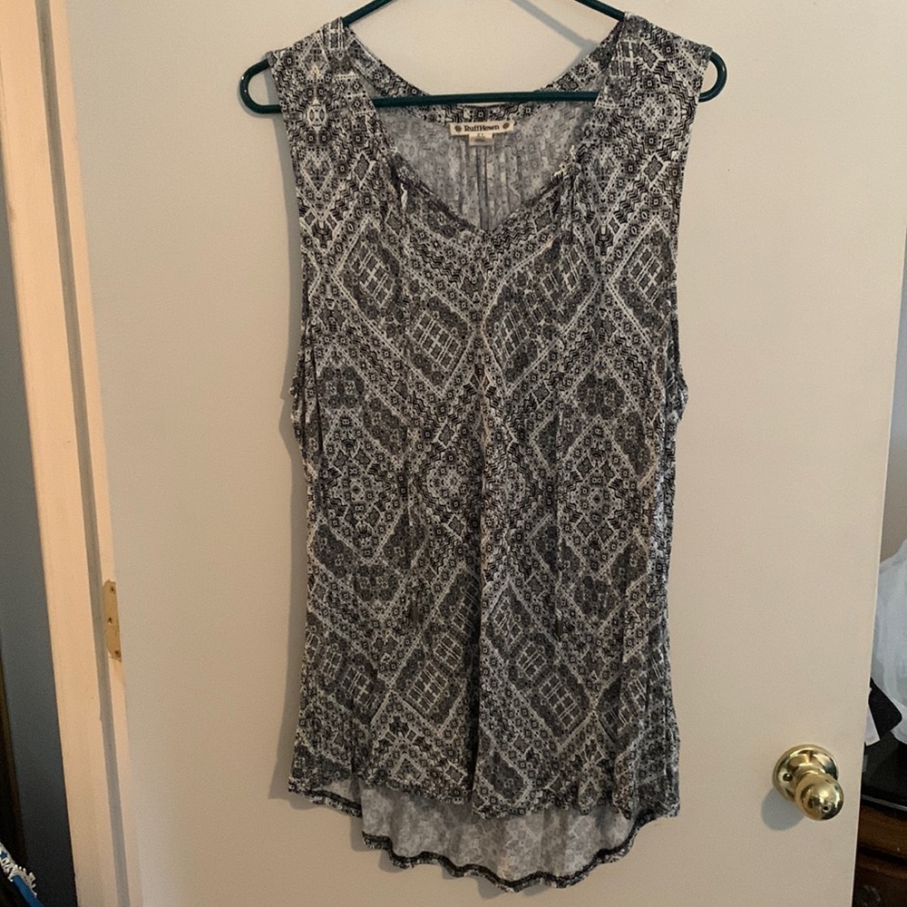 Ruff Hewn cotton Sleeveless Top. Size XL. Black & White